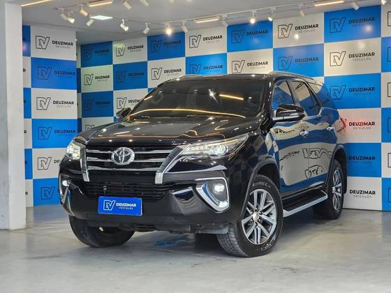 TOYOTA HILUX 2.8 SRX 4X4 CD 16V DIESEL 4P AUTOMÁTICO